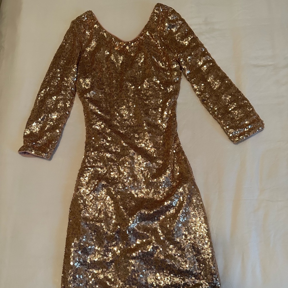 Lulu’s gold 3/4 sleeve sequin dress, small
